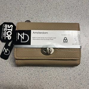 COPY - New Directions Amsterdam Wallet with Safe Keeper